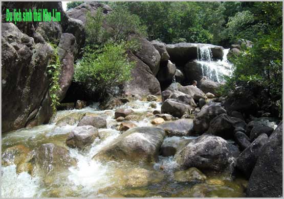 Thuê xe ô tô tự lái giá rẻ đi du lịch Quảng Nam tại sao không?